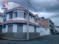 VENDO HERMOSA CASA ESQUINERA EN OTAVALO