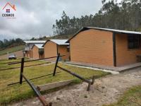 VENTA DE 7.000 M2 DE TERRENO CON VARIAS CONSTRUCCIONES EN OTAVALO