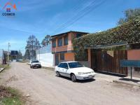 CASA CON TERRENO DE VENTA EN CAYAMBE, 1º DE MAYO