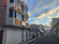 VENTA DE CASA EN ATUNTAQUI, 4 PLANTAS