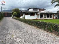 PROPIEDAD DE VENTA EN ATUNTAQUI, CASA, TERRENO Y FABRICA