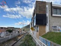 VENTA DE EDIFICIO EN OTAVALO SECTOR MONSERRATH, 6 DEPARTAMENTOS