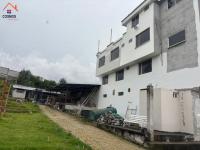 EDIFICIO DE 3 PISOS Y 3373 M2 EN OTAVALO SECTOR YACUPATA