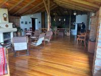 SE VENDE 17.800 M2 CON 7 CASAS EN OTAVALO, APTO PARA HOSTERÍA