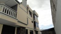 VENDO CASA AL FILO DE LA PANAMERICANA EN OTAVALO