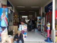 SE VENDE EN OTAVALO CASA CON LOCALES COMERCIALES Y TERRENO 