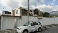 SE VENDE 2 CASAS EN OTAVALO PARA INSTITUCION EDUACATIVA